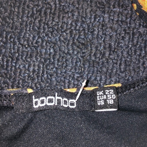 Boohoo Navy & Gold Print One Piece Swimsuit Size 18 - Picture 4 of 6